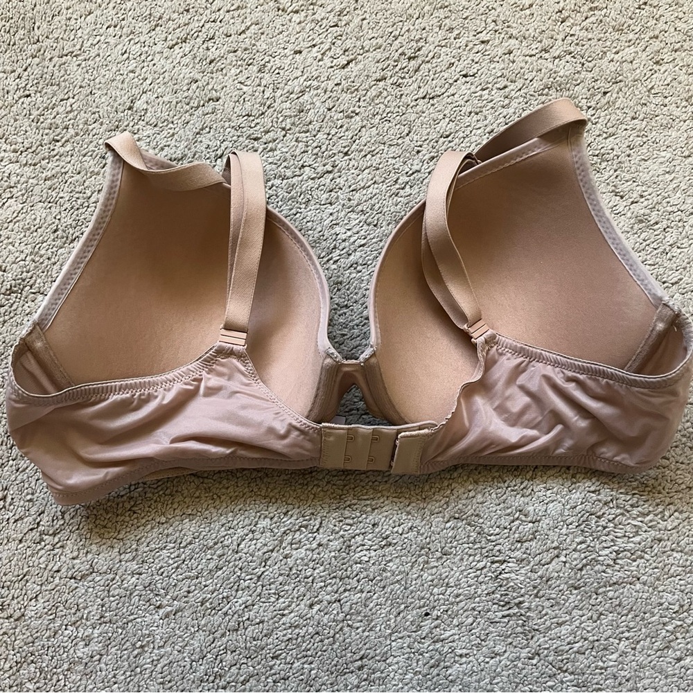 Victorias Secret Bras 38C - Picture 3 of 12